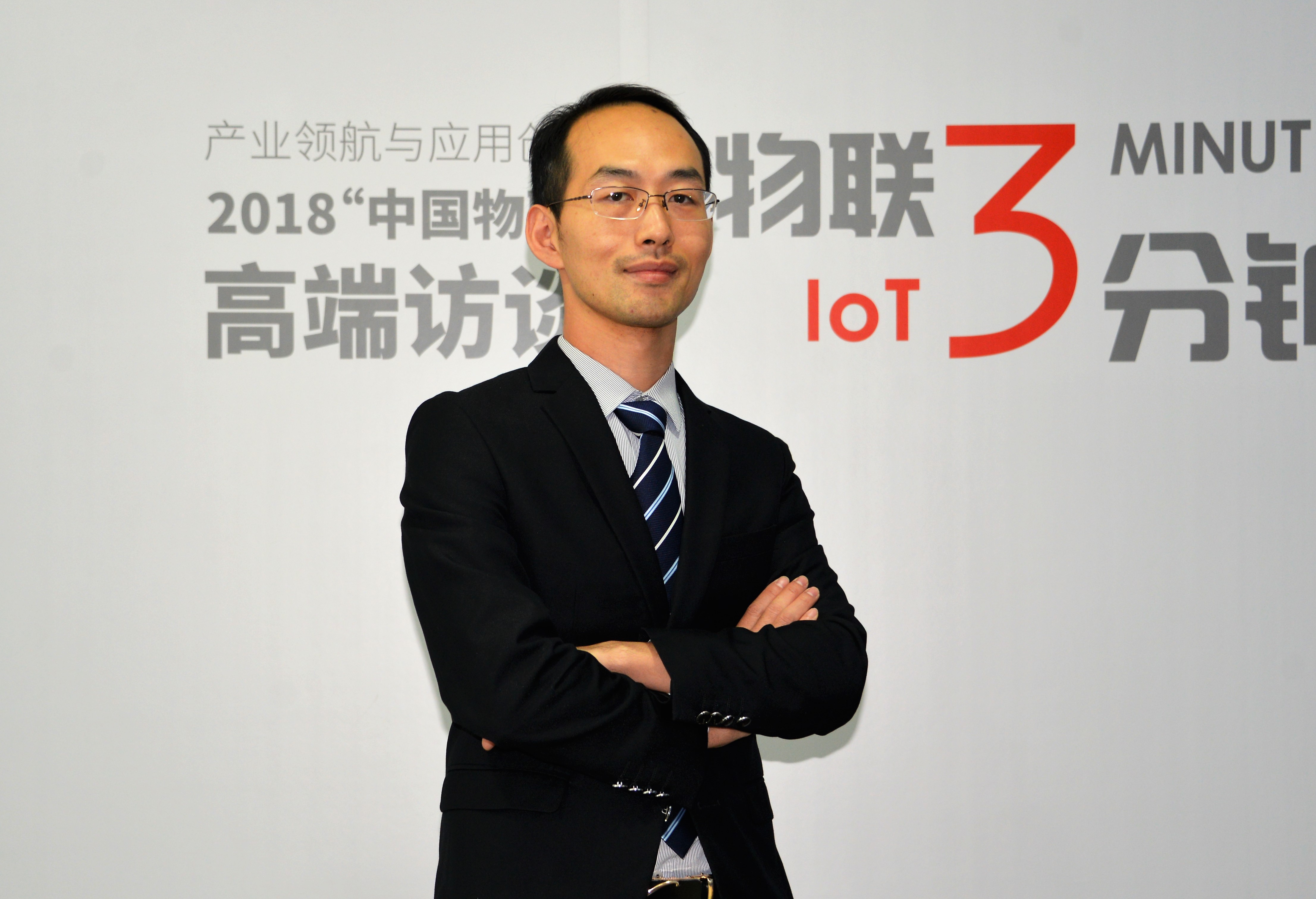 當(dāng)前，以信息技術(shù)為代表的新一輪科技革命方興未艾，以數(shù)字化、網(wǎng)絡(luò)化、智能化為特征的信息化浪潮蓬勃興起，為農(nóng)牧業(yè)信息化發(fā)展營造了強大勢能。信息技術(shù)創(chuàng)新日新月異并加速與農(nóng)牧業(yè)滲透融合，為農(nóng)牧業(yè)信息化發(fā)展提供了堅實的基礎(chǔ)支撐。  
<br>
<br>
運用信息技術(shù)優(yōu)化資源配置、提高養(yǎng)殖精細化管理程度，提高資源利用效率，利用大數(shù)據(jù)更精準對接產(chǎn)銷、提升供給的質(zhì)量效益和競爭力。整合價值鏈，合理分配資源，為社會提供健康、安全、快捷、便利的食品，借以發(fā)展壯大自己，真正為社會提供最好的服務(wù)。
<br>
<br>
云輝牧聯(lián)，深耕農(nóng)牧業(yè)信息化十余年，聚焦農(nóng)牧業(yè)數(shù)據(jù)化和食品安全追溯，以數(shù)據(jù)為基礎(chǔ)，以價值為導(dǎo)向，賦能中國農(nóng)牧業(yè)。